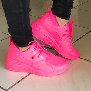 💖 FASHION SNEAKERS 💖 HOT PINK STUNNERS